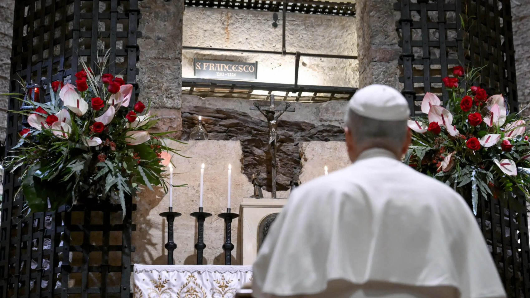 Pope Leo XIV Praying at the tomb of St Francis of Asissi